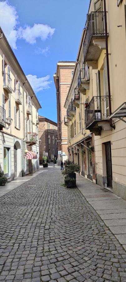 Ca' Balenga - Centralissimo Con Posto Auto Coperto Gratuito Asti Luaran gambar