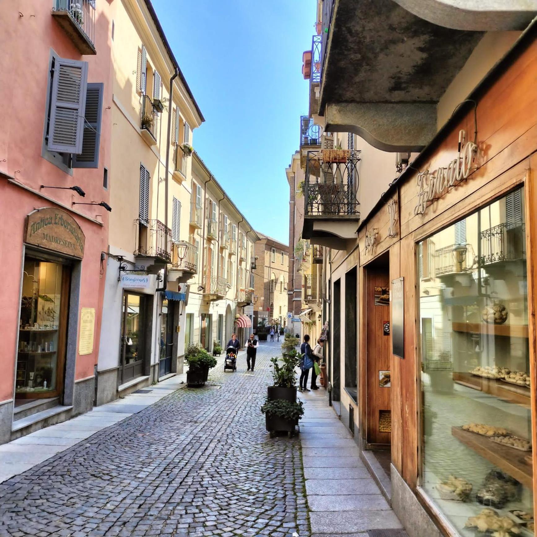 Ca' Balenga - Centralissimo Con Posto Auto Coperto Gratuito Asti Luaran gambar